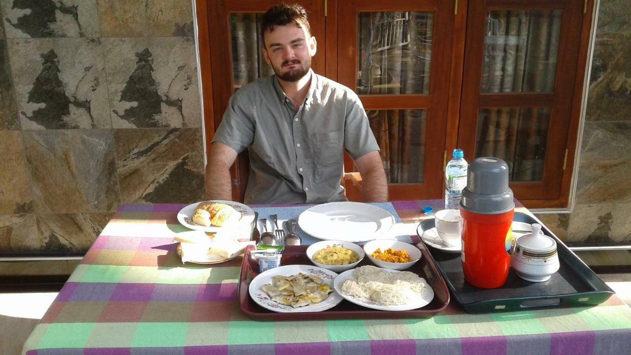 فندق House Of Richness نيجومبو المظهر الخارجي الصورة