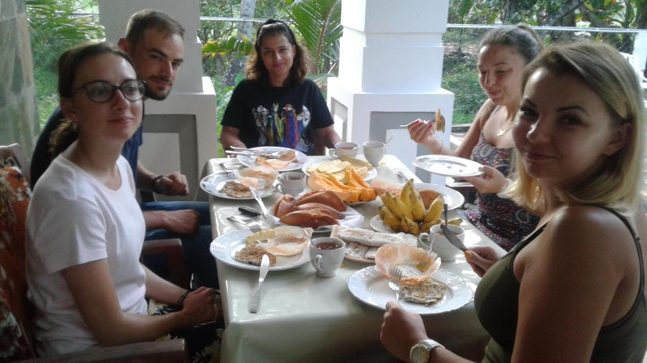 فندق House Of Richness نيجومبو المظهر الخارجي الصورة